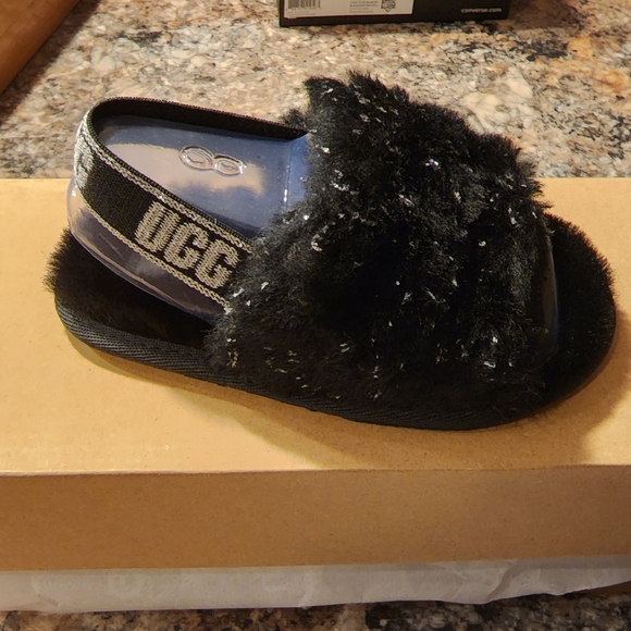 Infant Ugg T Fluff Sandals, Size 8 Toddler - Picture 3 of 7